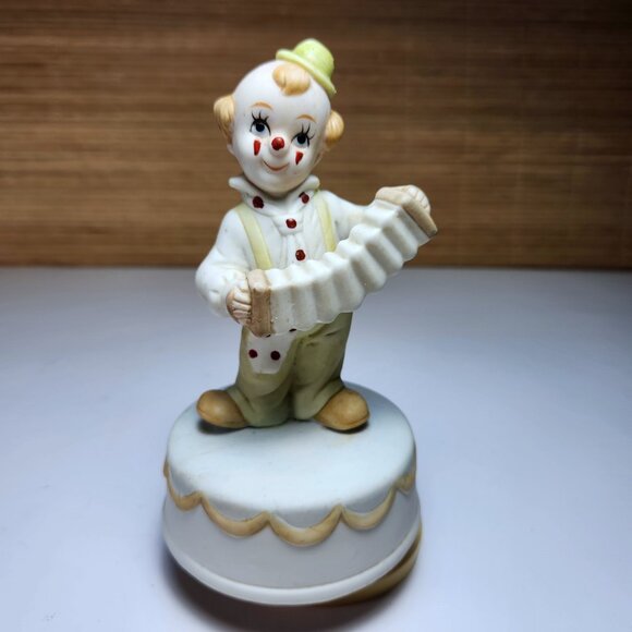 Vintage Clown Music Box with Accordion Ceramic Rotating Plays send in th… - Picture 1 of 7